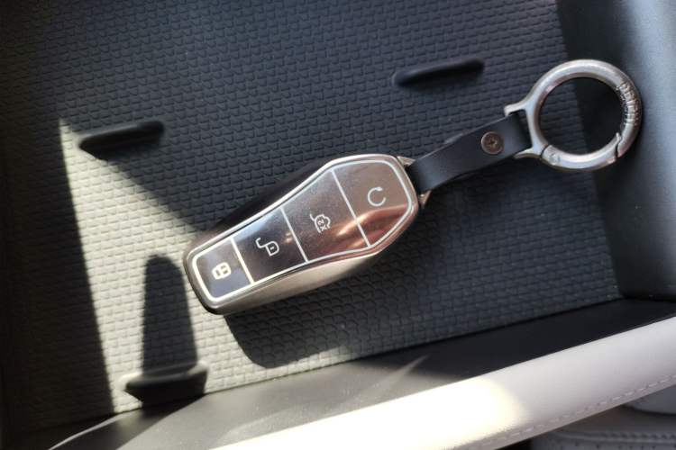 Used BYD Yuan UP 2025 Intelligent Driving Version 401 KM Dynamic Edition Interior 1