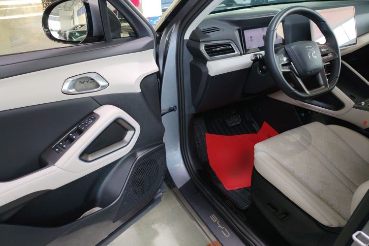 Used BYD Yuan UP 2025 Intelligent Driving Version 401 km Leading Edition Interior 3