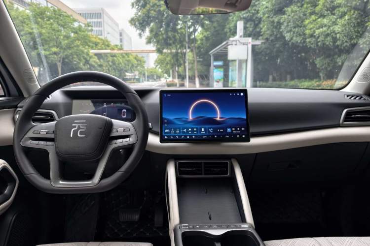 Used BYD Yuan UP 2025 Intelligent Driving Version 401 KM Dynamic Edition Interior 4
