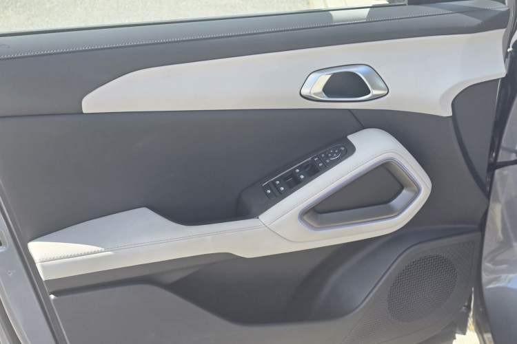 Used BYD Yuan UP 2025 Intelligent Driving Version 401 km Leading Edition Interior 5