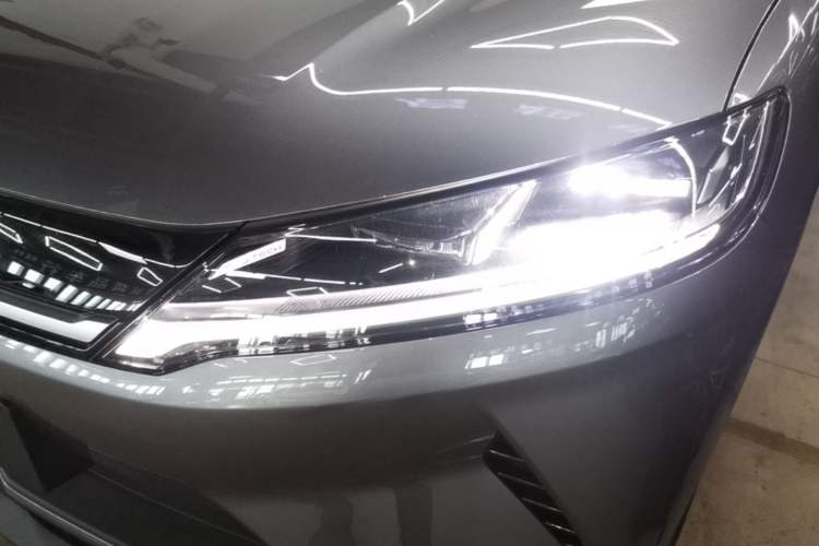 Used BYD Yuan UP 2025 Intelligent Driving Version 401 KM Dynamic Edition Left Front Headlight