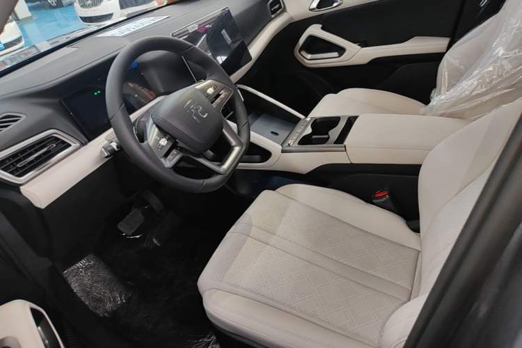 Used BYD Yuan UP 2025 Intelligent Driving Version 401 KM Dynamic Edition Left Front Seat