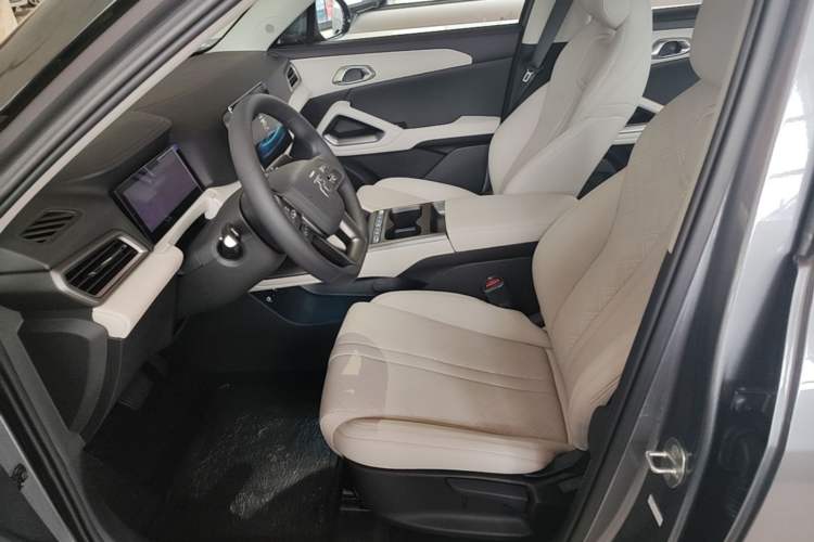 Used BYD Yuan UP 2025 Model 301KM Leading Version Left Front Seat