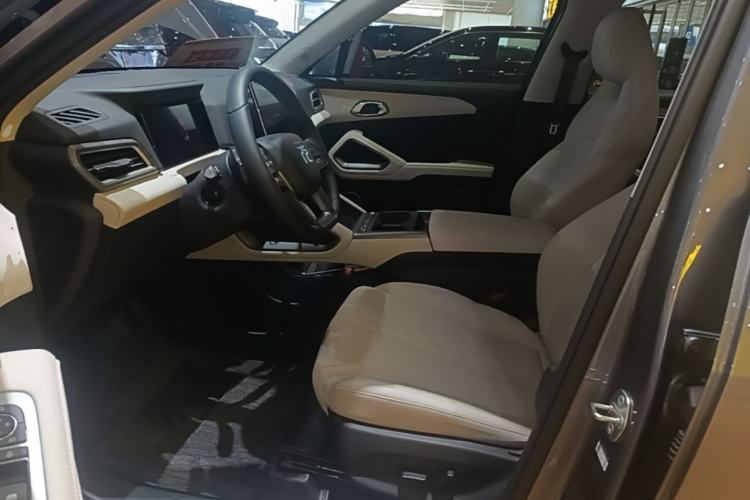 Used BYD Yuan UP 2025 Intelligent Driving Version 401 KM Dynamic Edition Left Front Seat