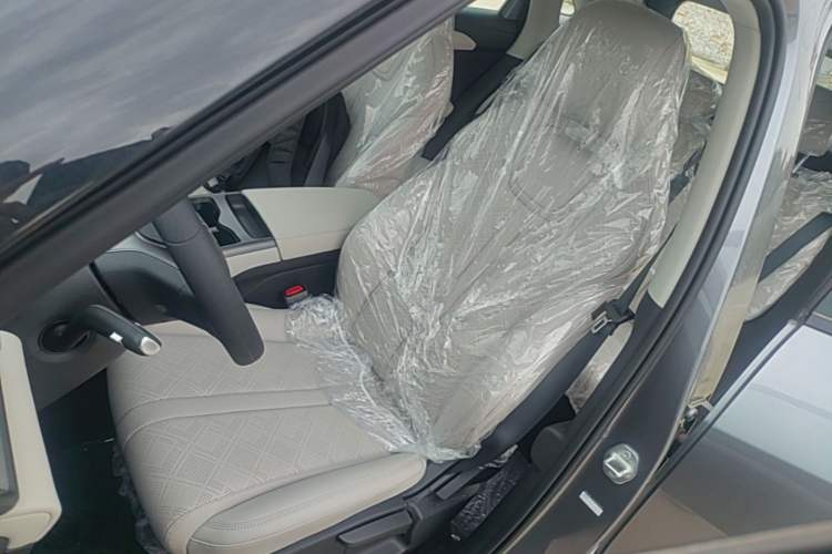 Used BYD Yuan UP 2025 Model 301KM Leading Version Left Front Seat