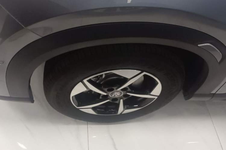 Used BYD Yuan UP 2025 Intelligent Driving Version 401 km Leading Edition Left Front Wheel Hub