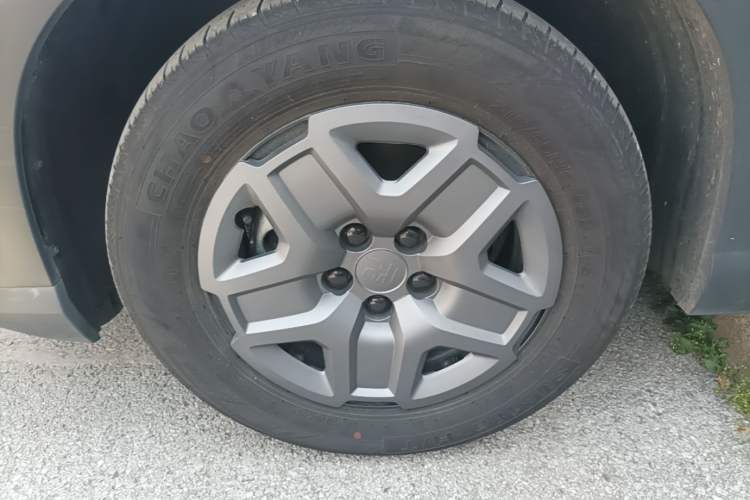 Used BYD Yuan UP 2025 Intelligent Driving Version 401 KM Dynamic Edition Left Front Wheel Hub