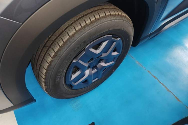 Used BYD Yuan UP 2025 Intelligent Driving Version 401 KM Dynamic Edition Left Front Wheel Hub