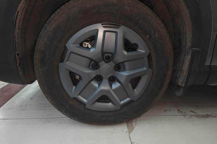 Used BYD Yuan UP 2025 Intelligent Driving Version 401 KM Dynamic Edition Left Front Wheel Hub