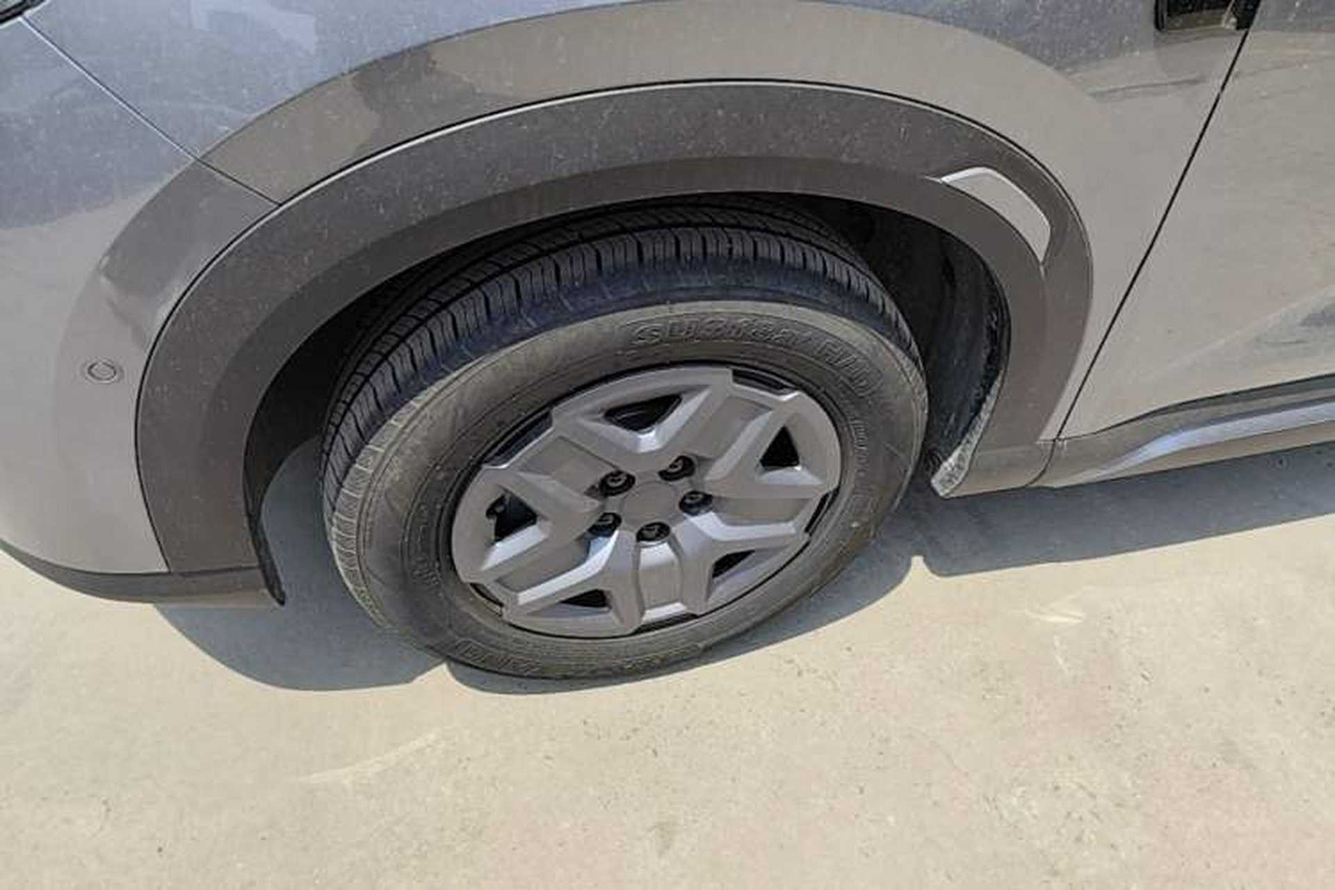Used BYD Yuan UP 2025 Intelligent Driving Version 401 KM Dynamic Edition Left Front Wheel Hub
