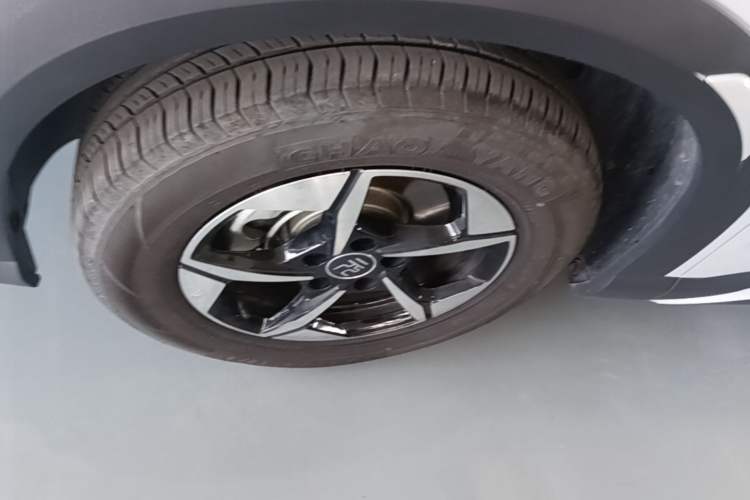 Used BYD Yuan UP 2025 Intelligent Driving Version 401 km Beyond-Range Edition Left Front Wheel Hub