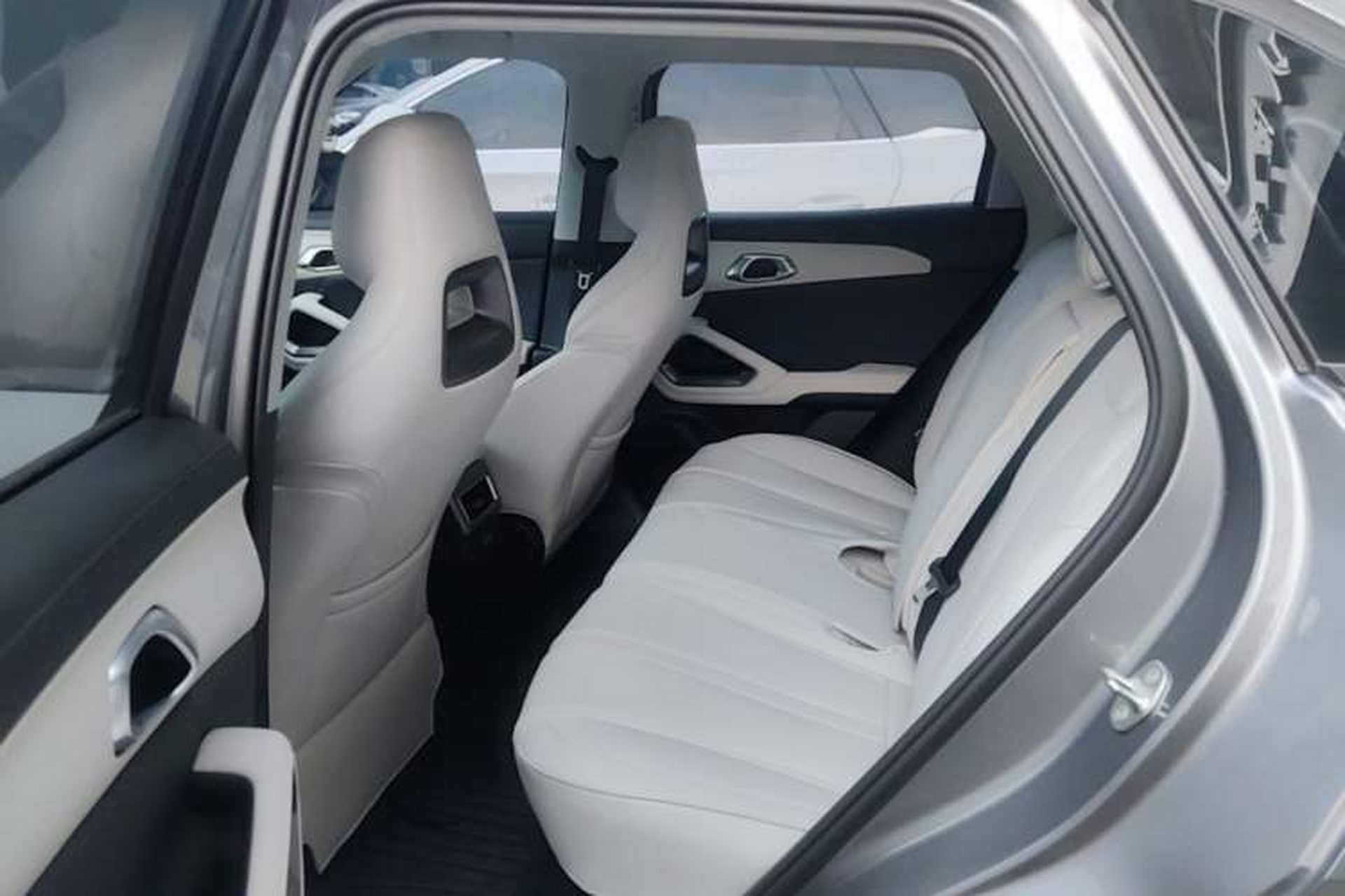 Used BYD Yuan UP 2025 Intelligent Driving Version 401 km Leading Edition Left Rear Seat