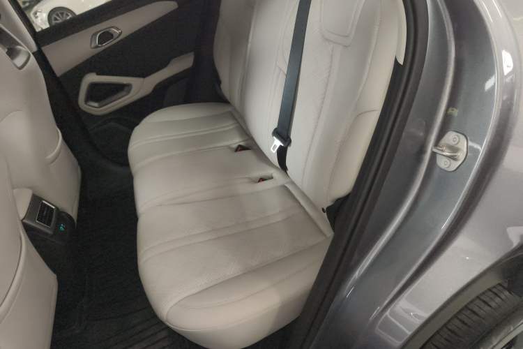 Used BYD Yuan UP 2025 Intelligent Driving Version 401 KM Dynamic Edition Left Rear Seat