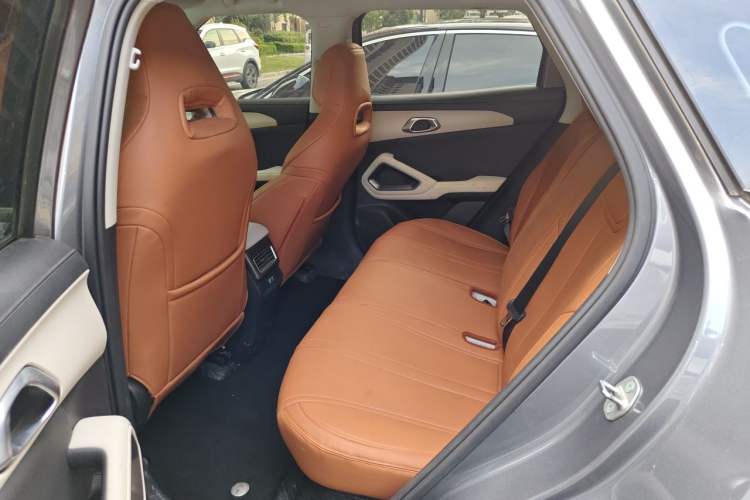 Used BYD Yuan UP 2025 Intelligent Driving Version 401 KM Dynamic Edition Left Rear Seat