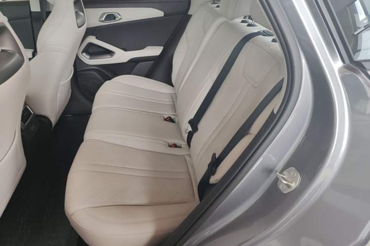 Used BYD Yuan UP 2025 Model 301KM Leading Version Left Rear Seat