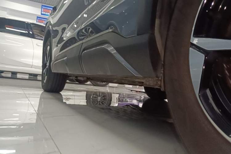 Used BYD Yuan UP 2025 Intelligent Driving Version 401 km Leading Edition Left Side Sill