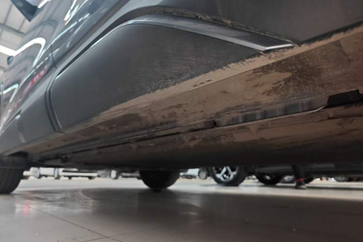 Used BYD Yuan UP 2025 Intelligent Driving Version 401 KM Dynamic Edition Left Side Sill