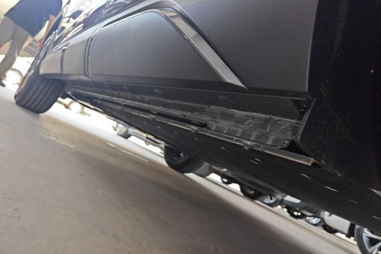 Used BYD Yuan UP 2025 Intelligent Driving Version 401 KM Dynamic Edition Left Side Sill