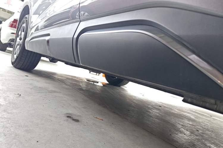 Used BYD Yuan UP 2025 Model 301KM Leading Version Left Side Sill