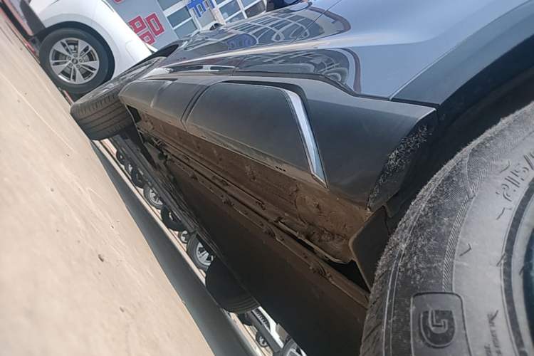 Used BYD Yuan UP 2025 Intelligent Driving Version 401 KM Dynamic Edition Left Side Sill