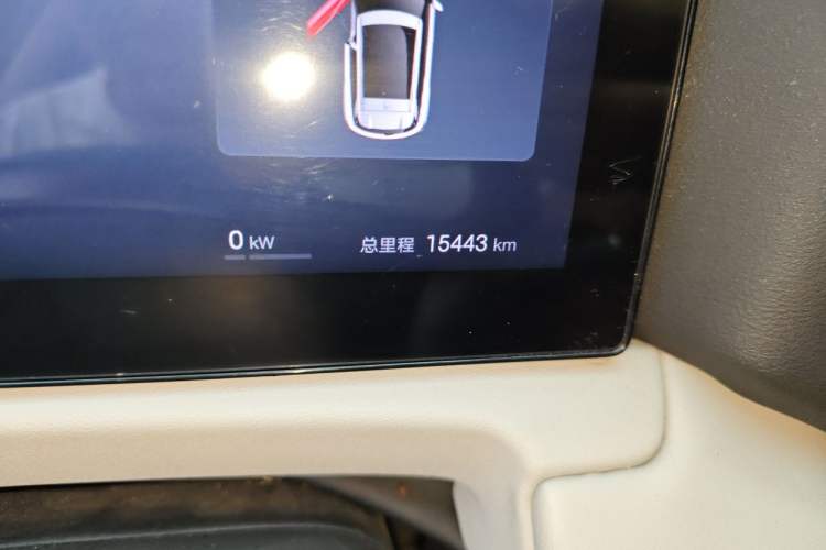 Used BYD Yuan UP 2025 Intelligent Driving Version 401 KM Dynamic Edition Odometer Close Up