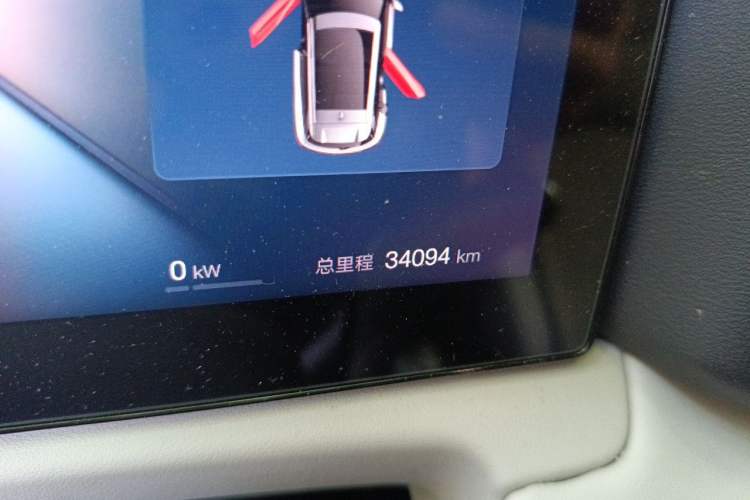 Used BYD Yuan UP 2025 Intelligent Driving Version 401 KM Dynamic Edition Odometer Close Up