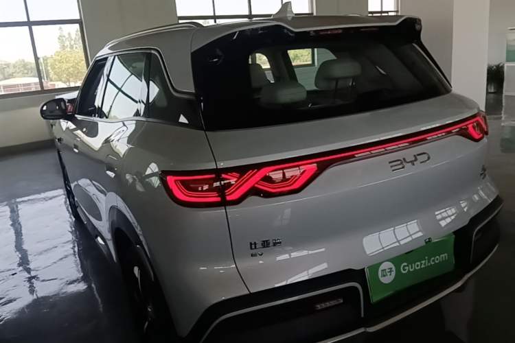 Used BYD Yuan UP 2025 Intelligent Driving Version 401 km Beyond-Range Edition Rear Left 45 Deg