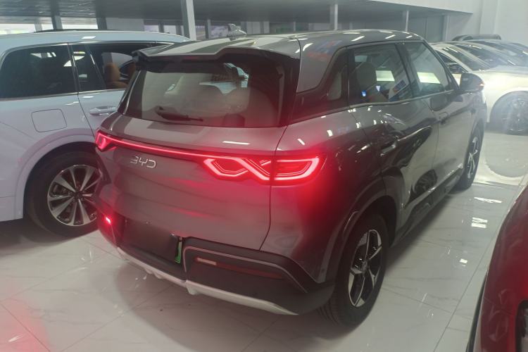 Used BYD Yuan UP 2025 Intelligent Driving Version 401 km Leading Edition Rear Right 45 Deg