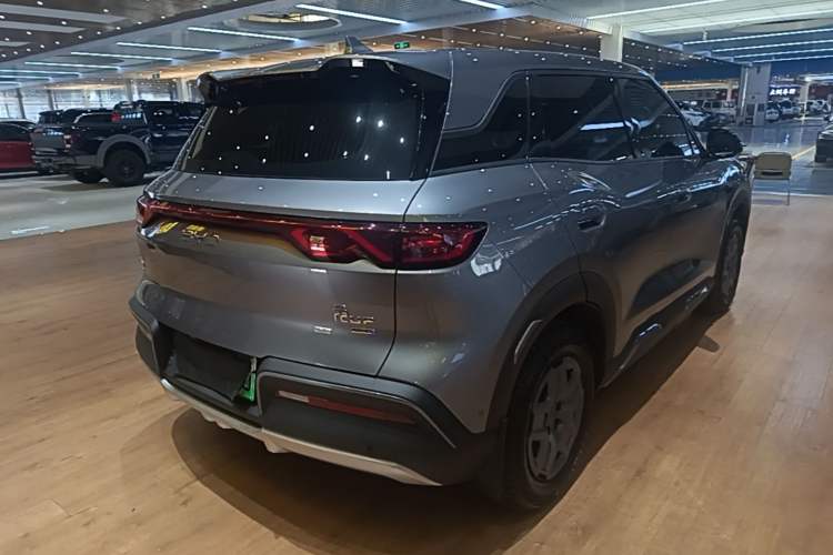Used BYD Yuan UP 2025 Intelligent Driving Version 401 KM Dynamic Edition Rear Right 45 Deg