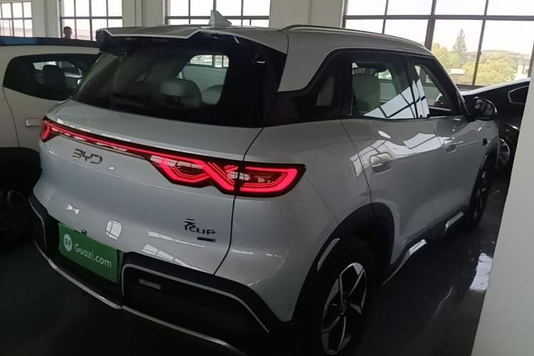 Used BYD Yuan UP 2025 Intelligent Driving Version 401 km Beyond-Range Edition Rear Right 45 Deg