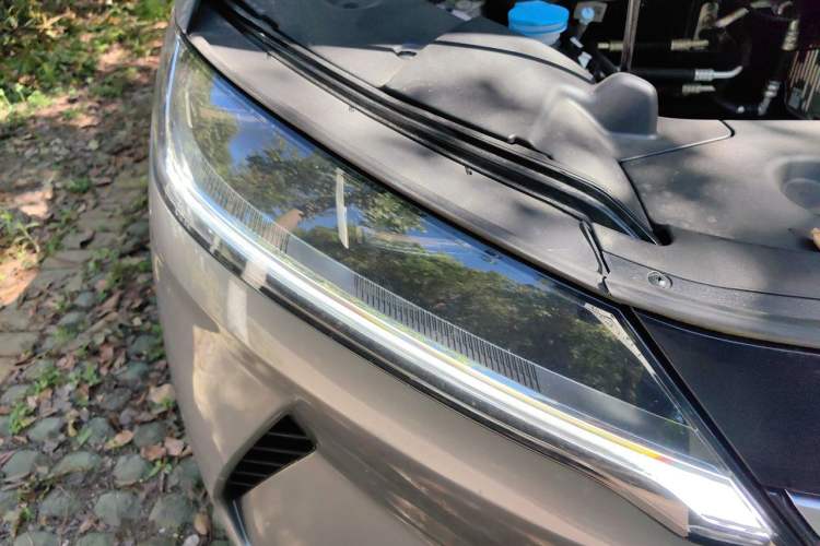 Used BYD Yuan UP 2025 Intelligent Driving Version 401 KM Dynamic Edition Right Front Headlight