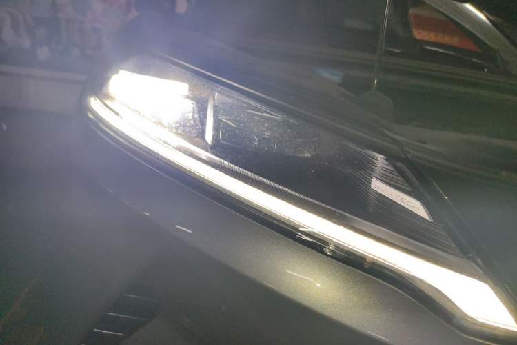 Used BYD Yuan UP 2025 Intelligent Driving Version 401 km Leading Edition Right Front Headlight