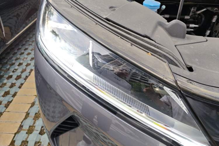 Used BYD Yuan UP 2025 Intelligent Driving Version 401 KM Dynamic Edition Right Front Headlight