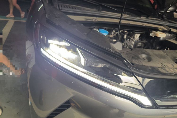 Used BYD Yuan UP 2025 Intelligent Driving Version 401 KM Dynamic Edition Right Front Headlight