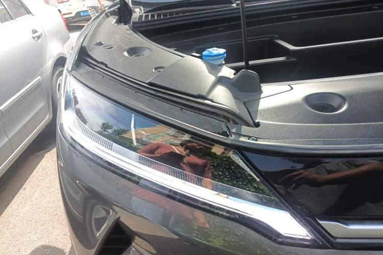 Used BYD Yuan UP 2025 Model 301KM Leading Version Right Front Headlight