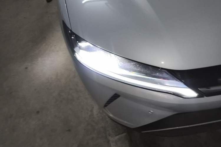 Used BYD Yuan UP 2025 Intelligent Driving Version 401 KM Dynamic Edition Right Front Headlight