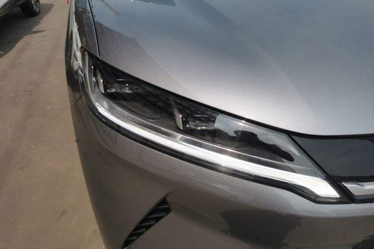 Used BYD Yuan UP 2025 Model 301KM Leading Version Right Front Headlight
