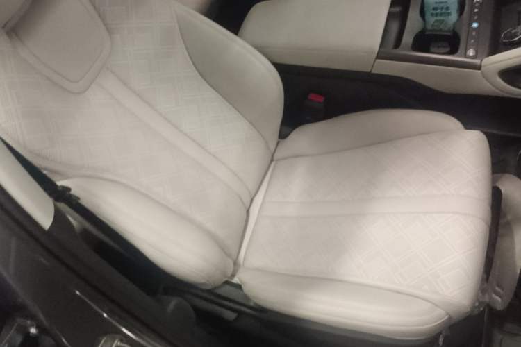 Used BYD Yuan UP 2025 Intelligent Driving Version 401 km Leading Edition Right Front Seat