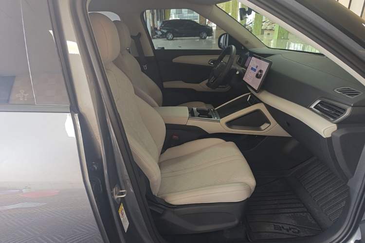 Used BYD Yuan UP 2025 Intelligent Driving Version 401 km Leading Edition Right Front Seat