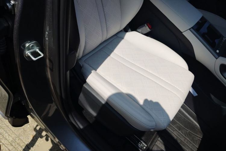 Used BYD Yuan UP 2025 Intelligent Driving Version 401 km Leading Edition Right Front Seat