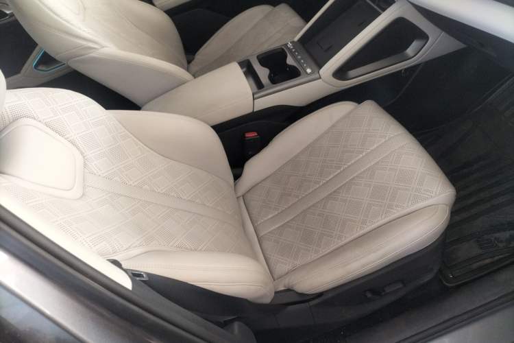 Used BYD Yuan UP 2025 Intelligent Driving Version 401 km Beyond-Range Edition Right Front Seat