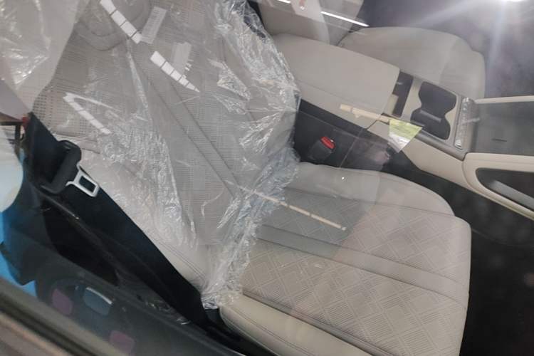 Used BYD Yuan UP 2025 Intelligent Driving Version 401 KM Dynamic Edition Right Front Seat