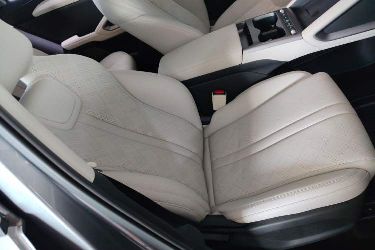 Used BYD Yuan UP 2025 Intelligent Driving Version 401 km Leading Edition Right Front Seat