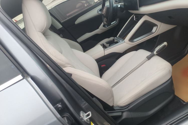 Used BYD Yuan UP 2025 Intelligent Driving Version 401 KM Dynamic Edition Right Front Seat