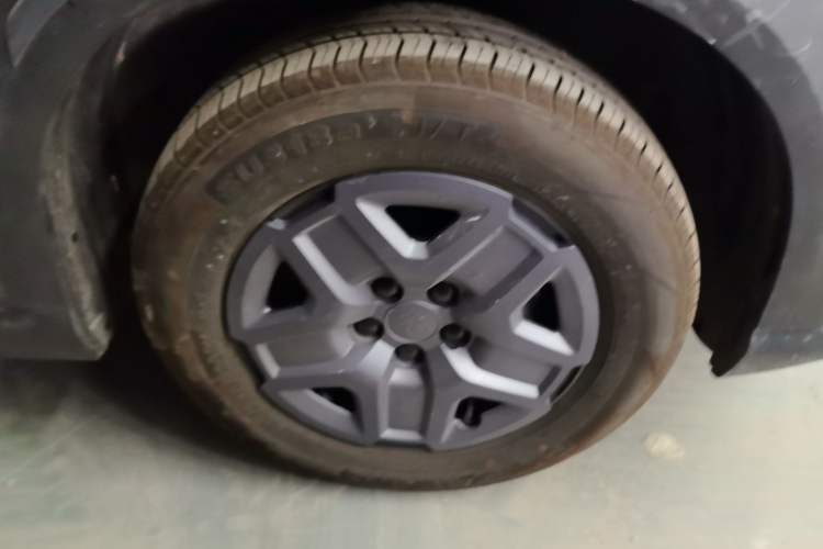 Used BYD Yuan UP 2025 Intelligent Driving Version 401 KM Dynamic Edition Right Front Wheel Hub