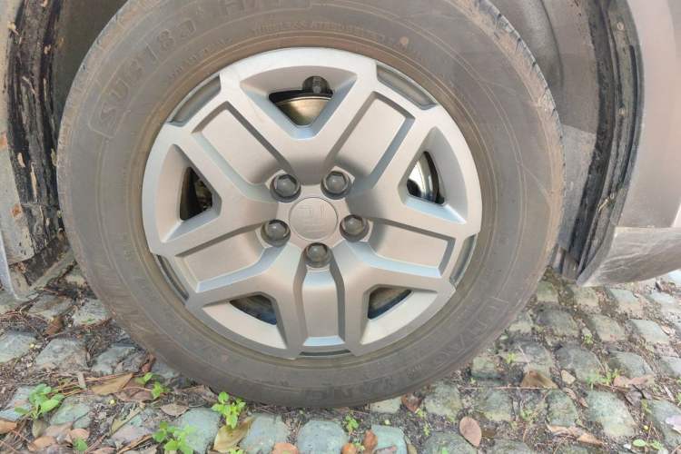 Used BYD Yuan UP 2025 Intelligent Driving Version 401 KM Dynamic Edition Right Front Wheel Hub