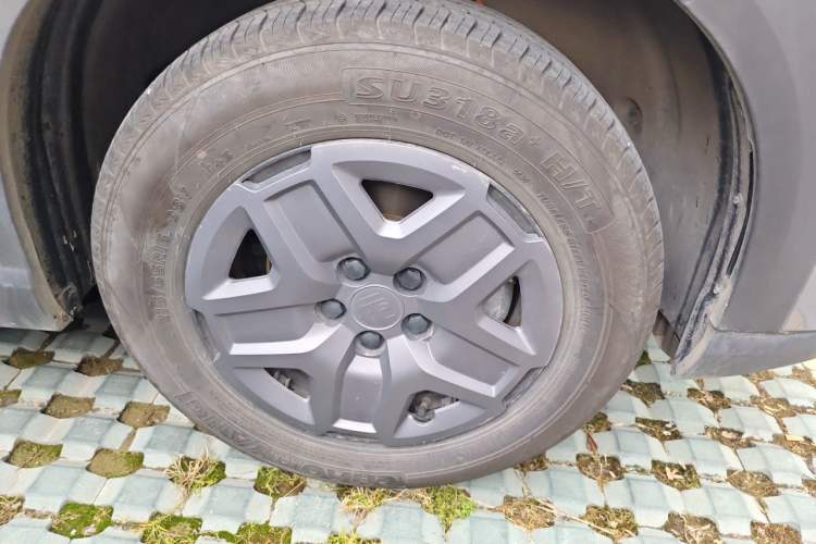 Used BYD Yuan UP 2025 Intelligent Driving Version 401 KM Dynamic Edition Right Front Wheel Hub