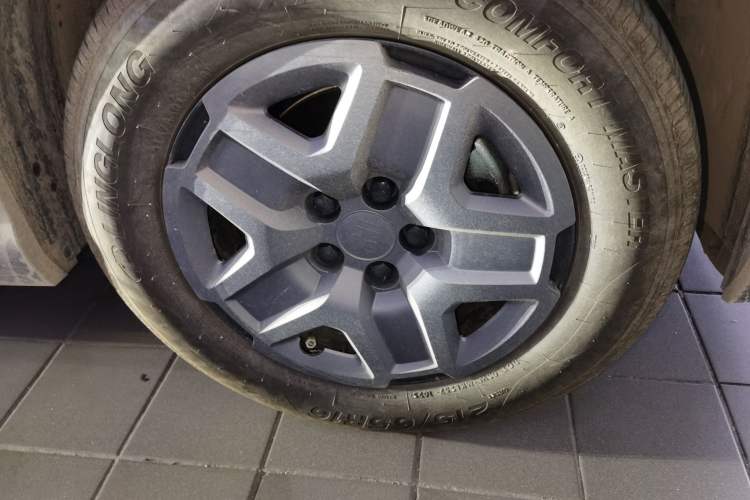 Used BYD Yuan UP 2025 Intelligent Driving Version 401 KM Dynamic Edition Right Front Wheel Hub
