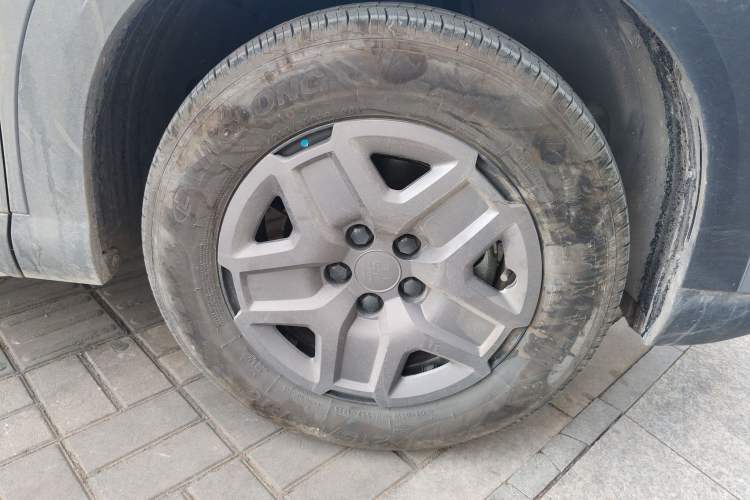 Used BYD Yuan UP 2025 Intelligent Driving Version 401 KM Dynamic Edition Right Front Wheel Hub