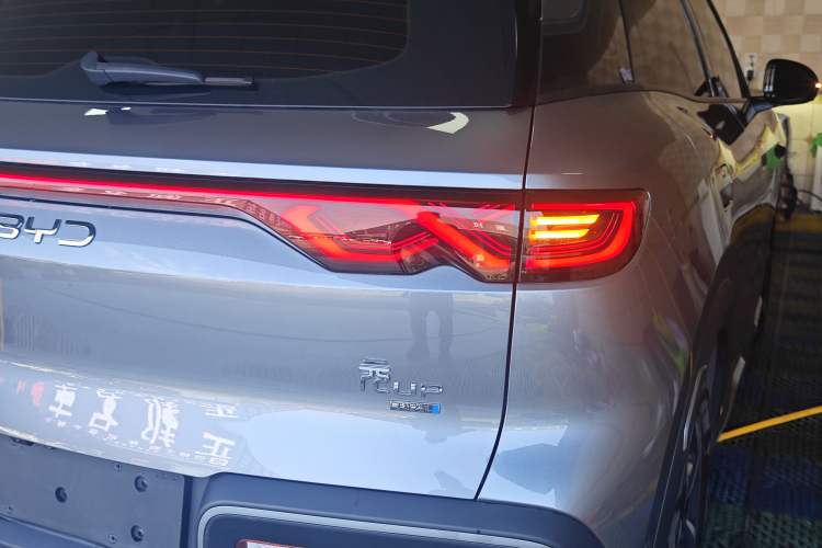 Used BYD Yuan UP 2025 Intelligent Driving Version 401 km Leading Edition Right Rear Taillight